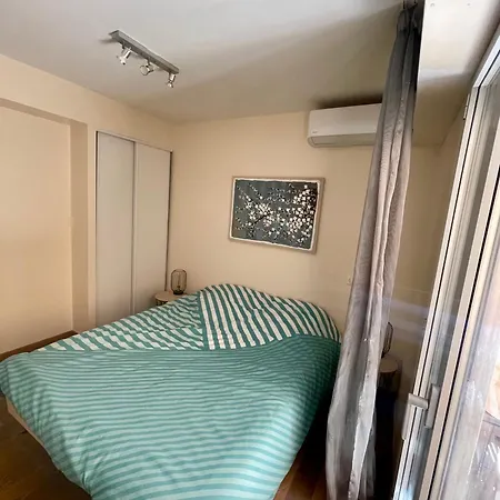 Jolie 3 Pièces Avec Terrasse Au Vieux Port, à 2 Pas Des Plages Et Du Palais. Appartamento
